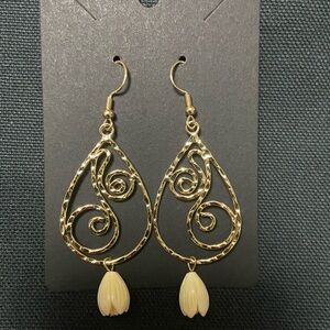 Pikake Flower Hamilton Gold Earrings (New)